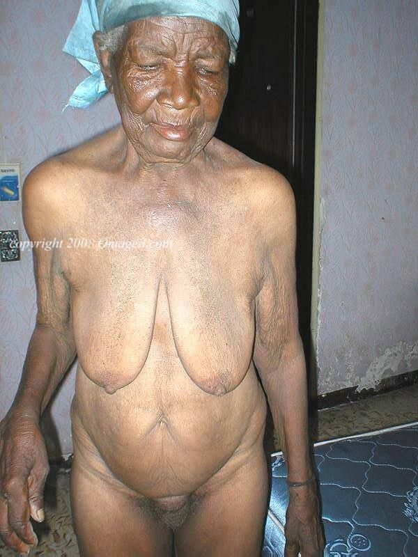 Very old black granny porn - xxx photo