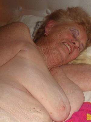 Mature older granny nude-Sex photo